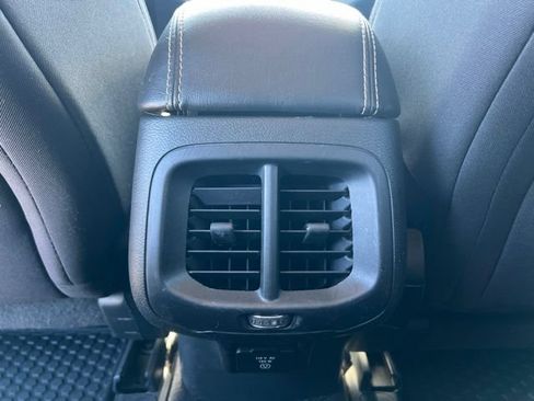 Used 2015 Jeep Cherokee Latitude w/ Comfort/Convenience Group AWD/4WD image 16
