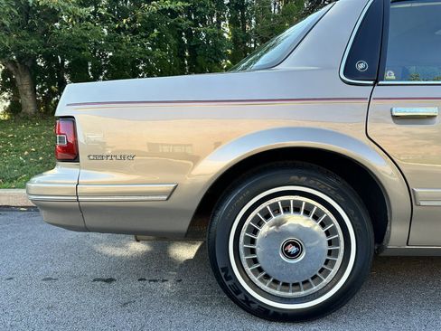 Used 1996 Buick Century Sedan FWD image 34