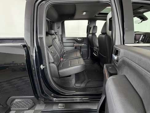 Used 2021 GMC Sierra 2500 Denali w/ Denali Black Diamond Edition image 5