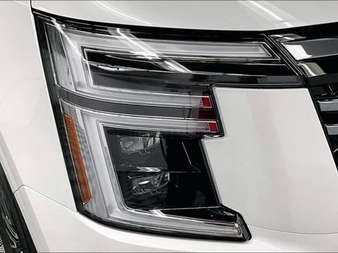 New 2026 Nissan Armada SL w/ Captain's Chari Seat Package AWD/4WD image 14