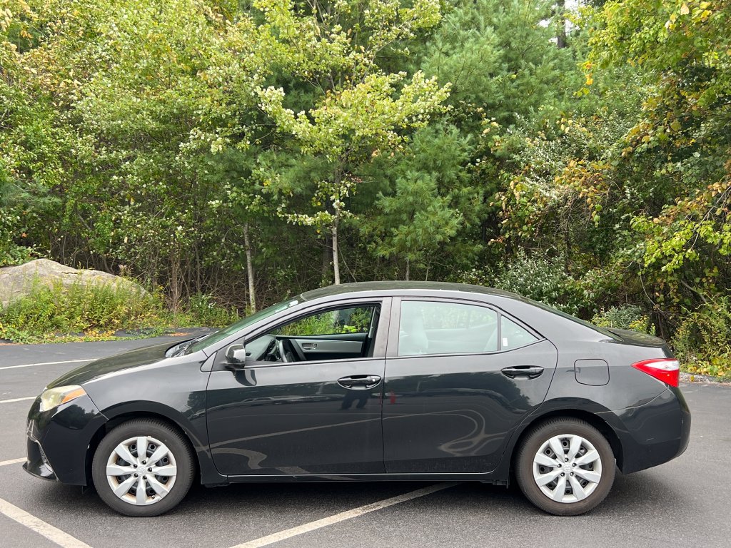 Used 2016 Toyota Corolla LE FWD image 27