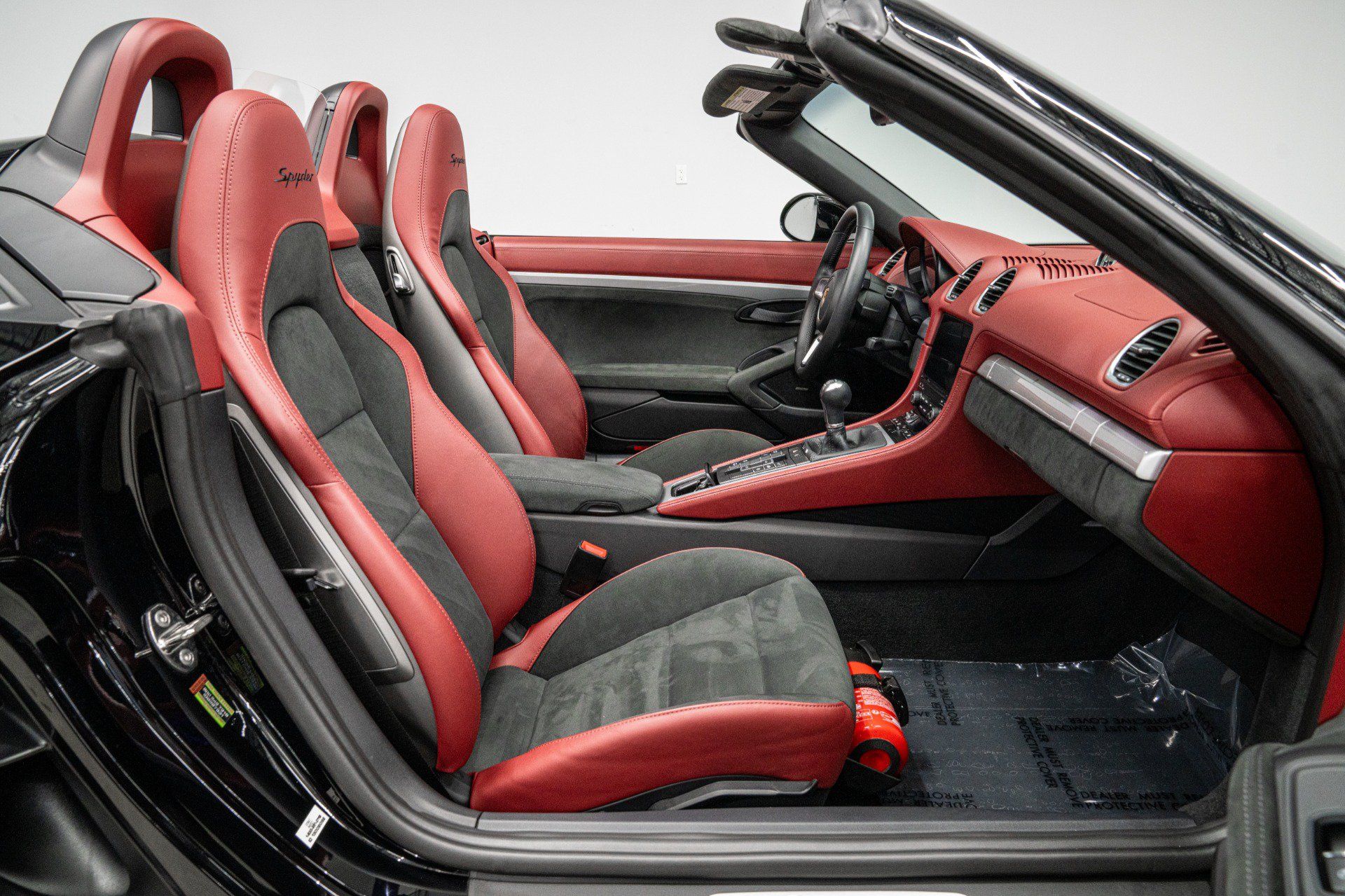Used 2023 Porsche 718 Boxster Spyder RWD image 37