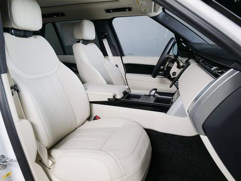 New 2026 Land Rover Range Rover SE AWD/4WD image 3