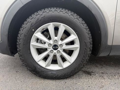 Used 2019 Kia Sorento LX w/ LX Convenience Package image 36