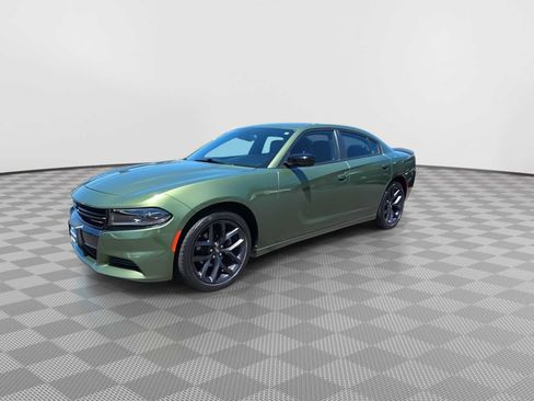 Used 2022 Dodge Charger SXT w/ Plus Group RWD image 4