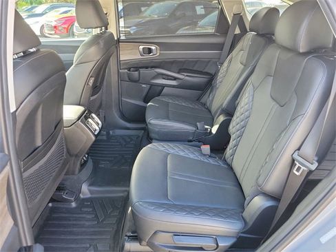 Used 2023 Kia Sorento SX Prestige image 14