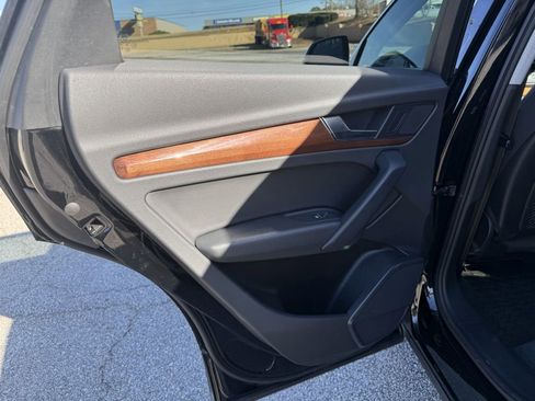 Used 2021 Audi Q5 2.0T Premium w/ Convenience Package image 20