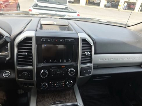 Used 2019 Ford F350 Lariat w/ Lariat Ultimate Package AWD/4WD image 9