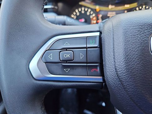 Used 2024 Jeep Compass Latitude image 11