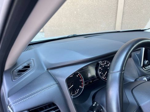 Used 2025 Nissan Rogue SV FWD image 31