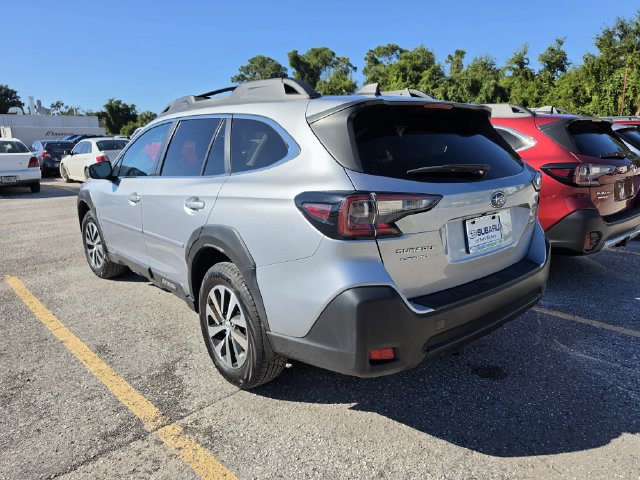 Certified 2023 Subaru Outback Premium AWD/4WD image 4