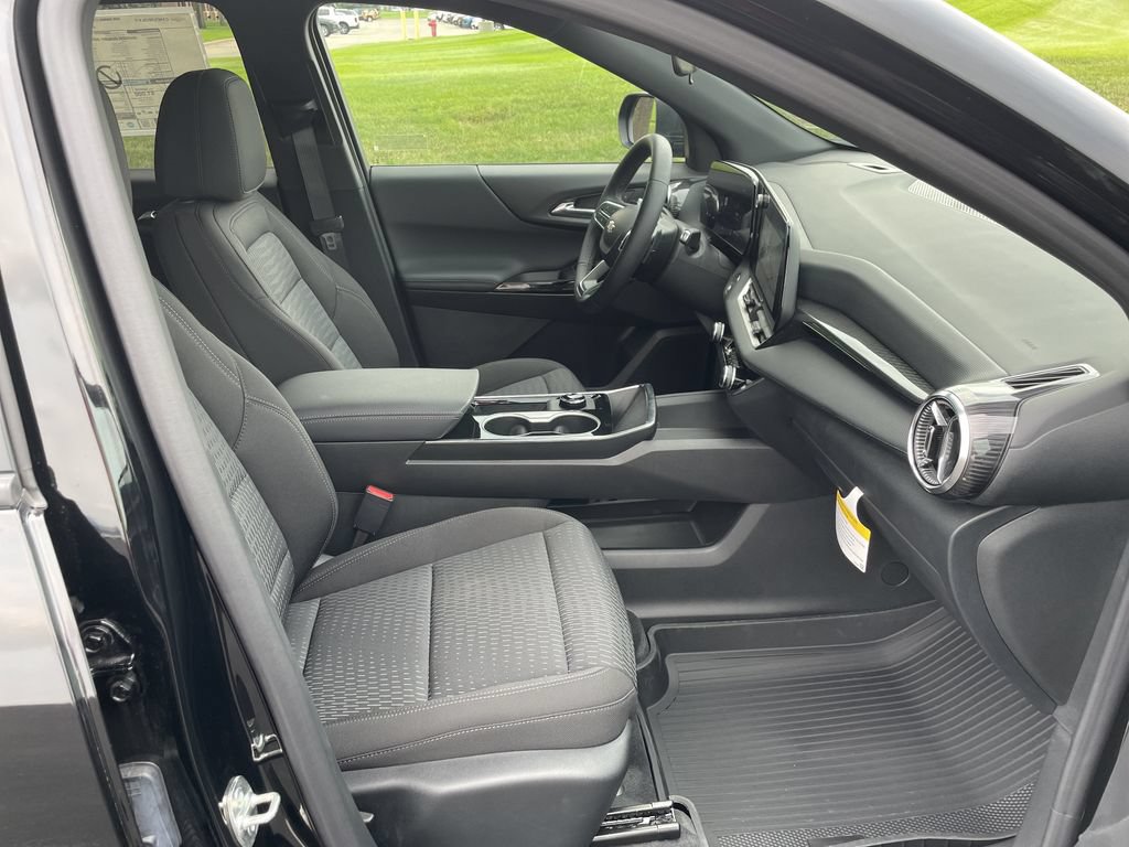 Used 2026 Chevrolet Equinox LT w/ LPO, Floor Liner Package AWD/4WD image 27