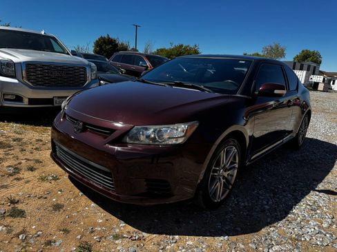 Used 2013 Scion tC FWD image 1