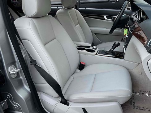 Used 2013 Mercedes-Benz C 250 Sedan w/ Premium 1 Pkg image 30