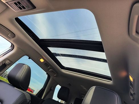 New 2026 Nissan Pathfinder SL image 17