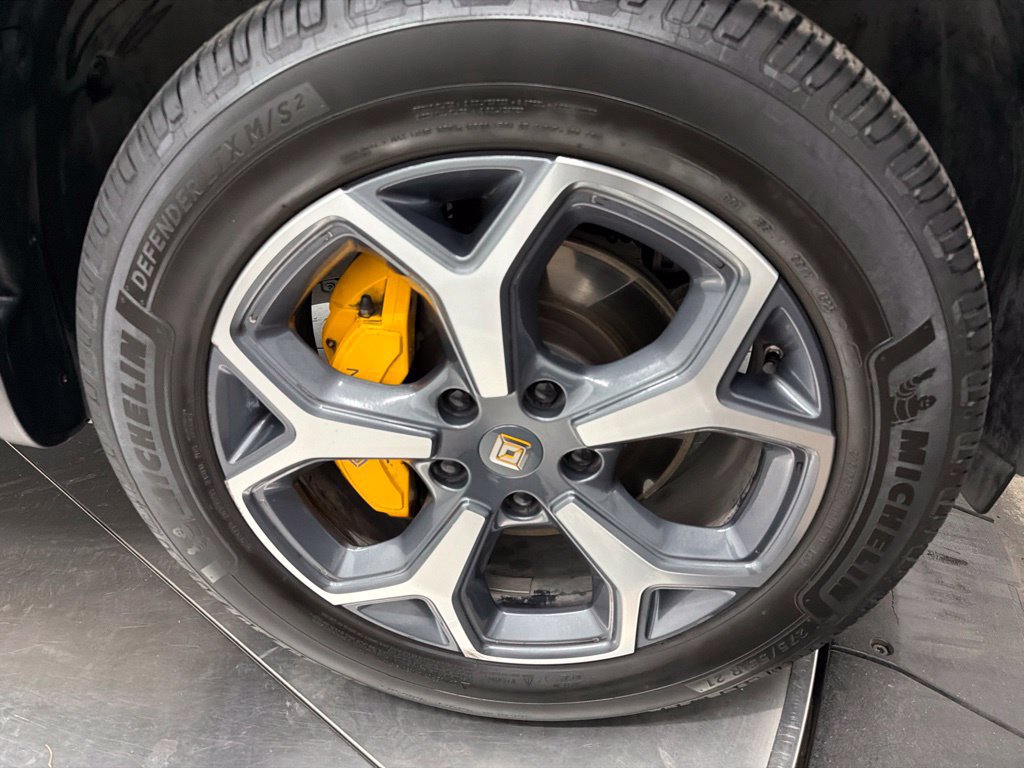 Used 2023 Rivian R1S Adventure Quad AWD/4WD image 9