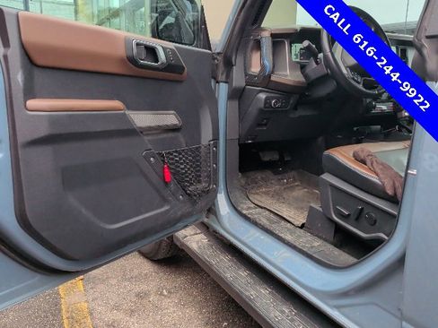 Used 2022 Ford Bronco Outer Banks image 5