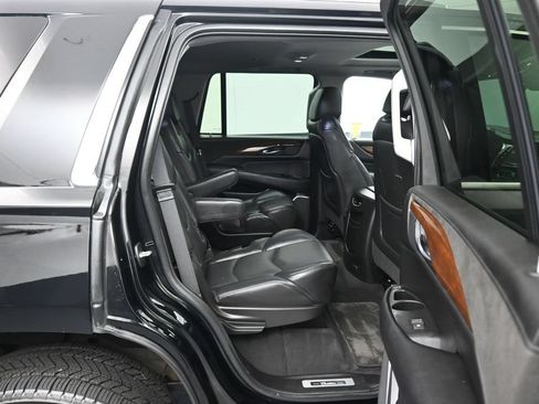 Used 2020 Cadillac Escalade Luxury w/ LPO, Radiant Package AWD/4WD image 47