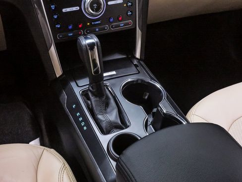 Used 2017 Ford Explorer Limited image 19