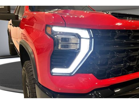 Used 2024 Chevrolet Silverado 2500 ZR2 w/ Technology Package AWD/4WD image 52