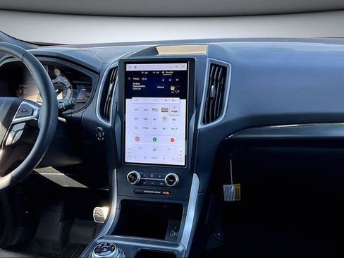 Used 2024 Ford Edge ST-Line image 9