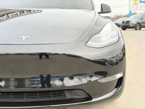 Used 2022 Tesla Model Y Long Range AWD/4WD image 12