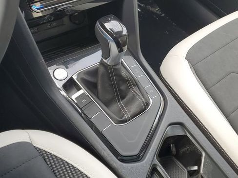 New 2026 Volkswagen Taos SE FWD image 23