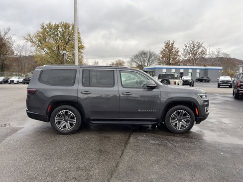Used 2022 Jeep Wagoneer Series III image 10
