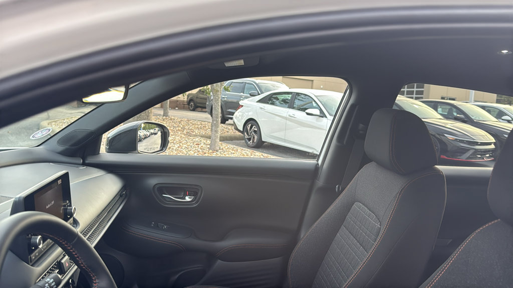 Certified 2025 Honda HR-V Sport image 24