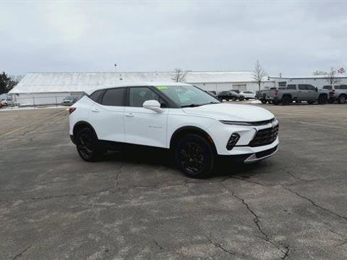 Used 2023 Chevrolet Blazer LT image 2