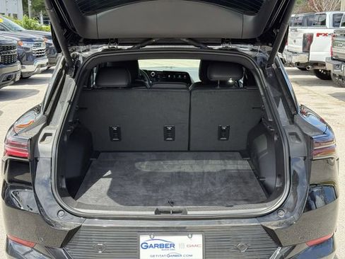 Used 2025 Chevrolet Equinox EV LT w/ Convenience Package image 11