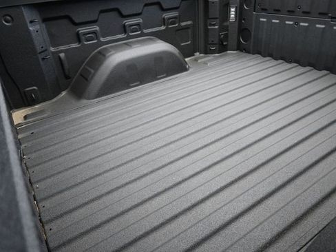 New 2025 Chevrolet Silverado 1500 High Country w/ Technology Package AWD/4WD image 15