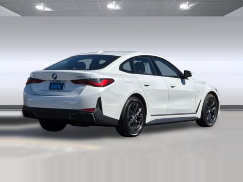 Used 2023 BMW i4 eDrive35 w/ Premium Package RWD image 8