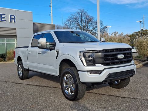 Used 2021 Ford F150 Lariat image 2