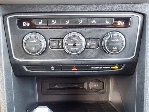 Used 2021 Volkswagen Atlas Cross Sport SE FWD image 20
