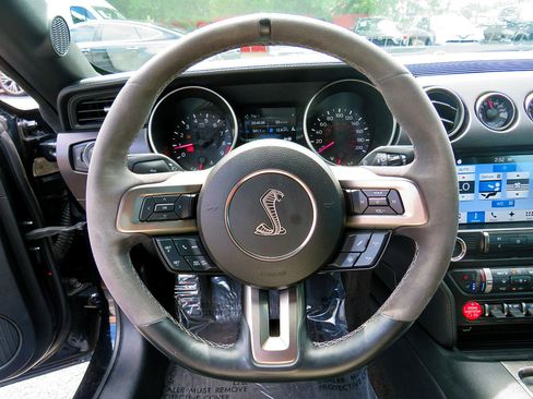 Used 2016 Ford Mustang Shelby GT350 w/ Technology Package image 19