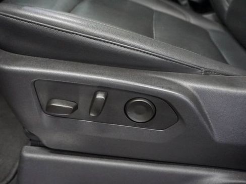 Used 2025 GMC Sierra 1500 SLT RWD image 8