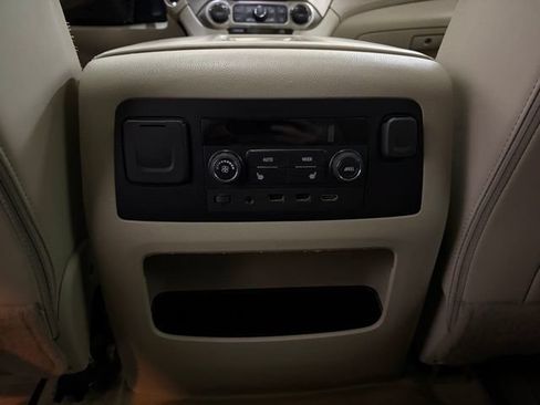 Used 2018 GMC Yukon XL Denali AWD/4WD image 26