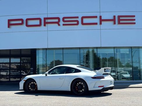 Used 2018 Porsche 911 GT3 RWD image 3