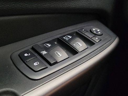 Used 2019 Jeep Cherokee Latitude Plus image 27