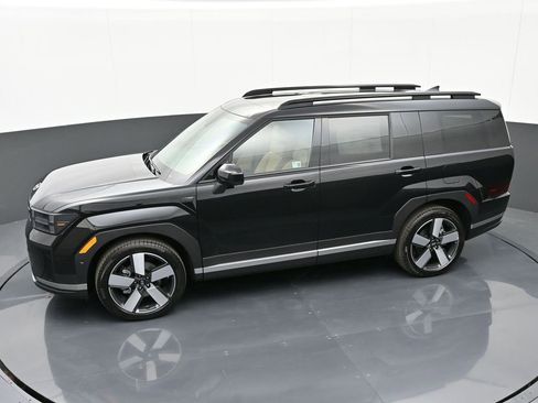 Used 2025 Hyundai Santa Fe Limited image 19
