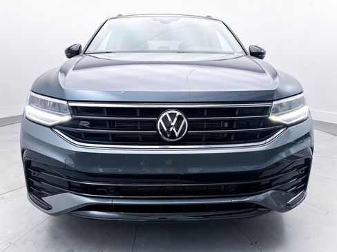 Used 2022 Volkswagen Tiguan SE R-Line image 10