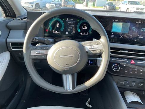Used 2025 Hyundai Sonata SEL FWD image 29