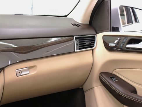 Used 2016 Mercedes-Benz GLE 350 w/ Premium Package image 56