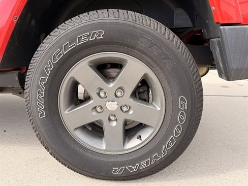 Used 2015 Jeep Wrangler Unlimited Sport image 10