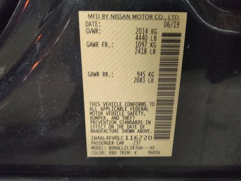 Used 2020 Nissan Altima 2.0 Platinum FWD image 33