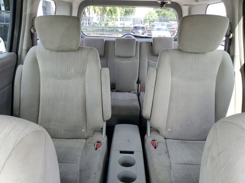 Used 2016 Nissan Quest SV image 26