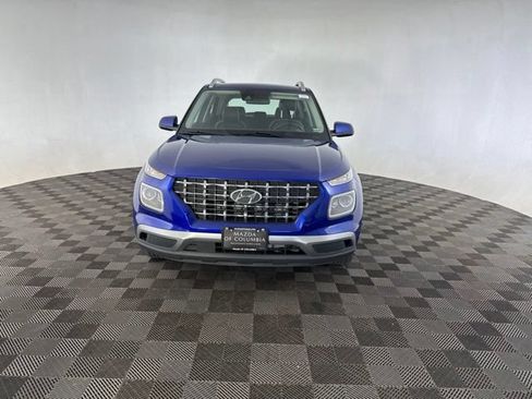 Used 2022 Hyundai Venue Limited FWD image 2