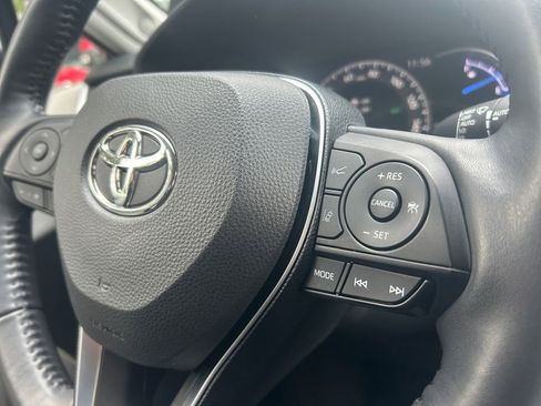 Used 2020 Toyota RAV4 Limited image 19