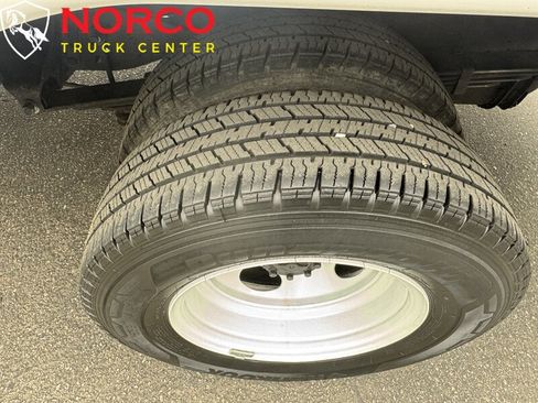 Used 2023 Ford E-350 and Econoline 350 Super Duty w/ Power Windows & Locks Group image 13